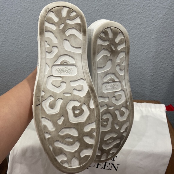 Alexander McQueen oversized low-top sneakers - Picture 6 of 6